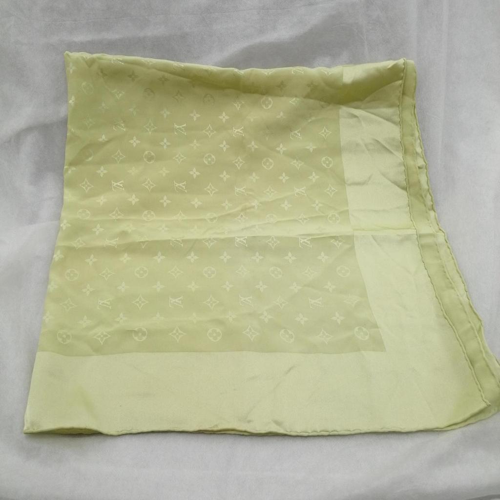Used LOUIS VUITTON light green silk scarf