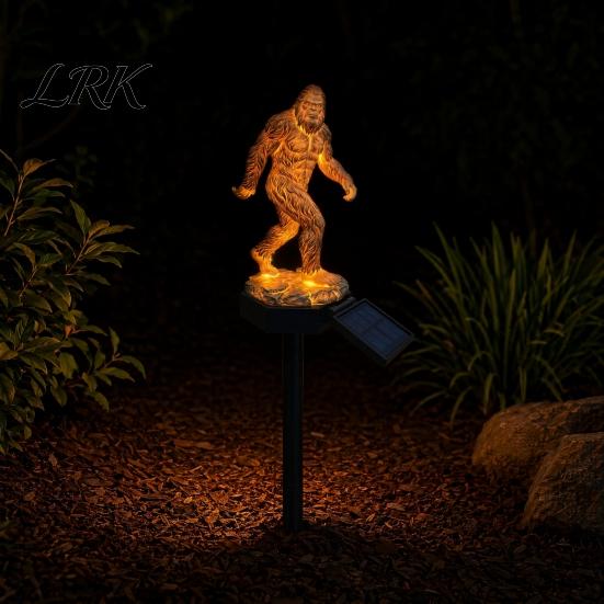 Decoración Temática de Naturaleza Salvaje Luz Solar de Jardín Sasquatch, Luz Estatua con Estaca, Adorno Exterior Impermeable para Camino de Jardín, Patio, Césped, Porche