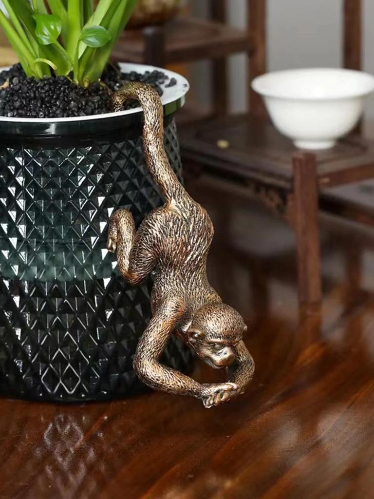 Resin Garden Sculptures Frogs Hedgehogs Turtles Sloths Monkeys Cats Dinosaurs & Hanging Planters Outdoor Decor