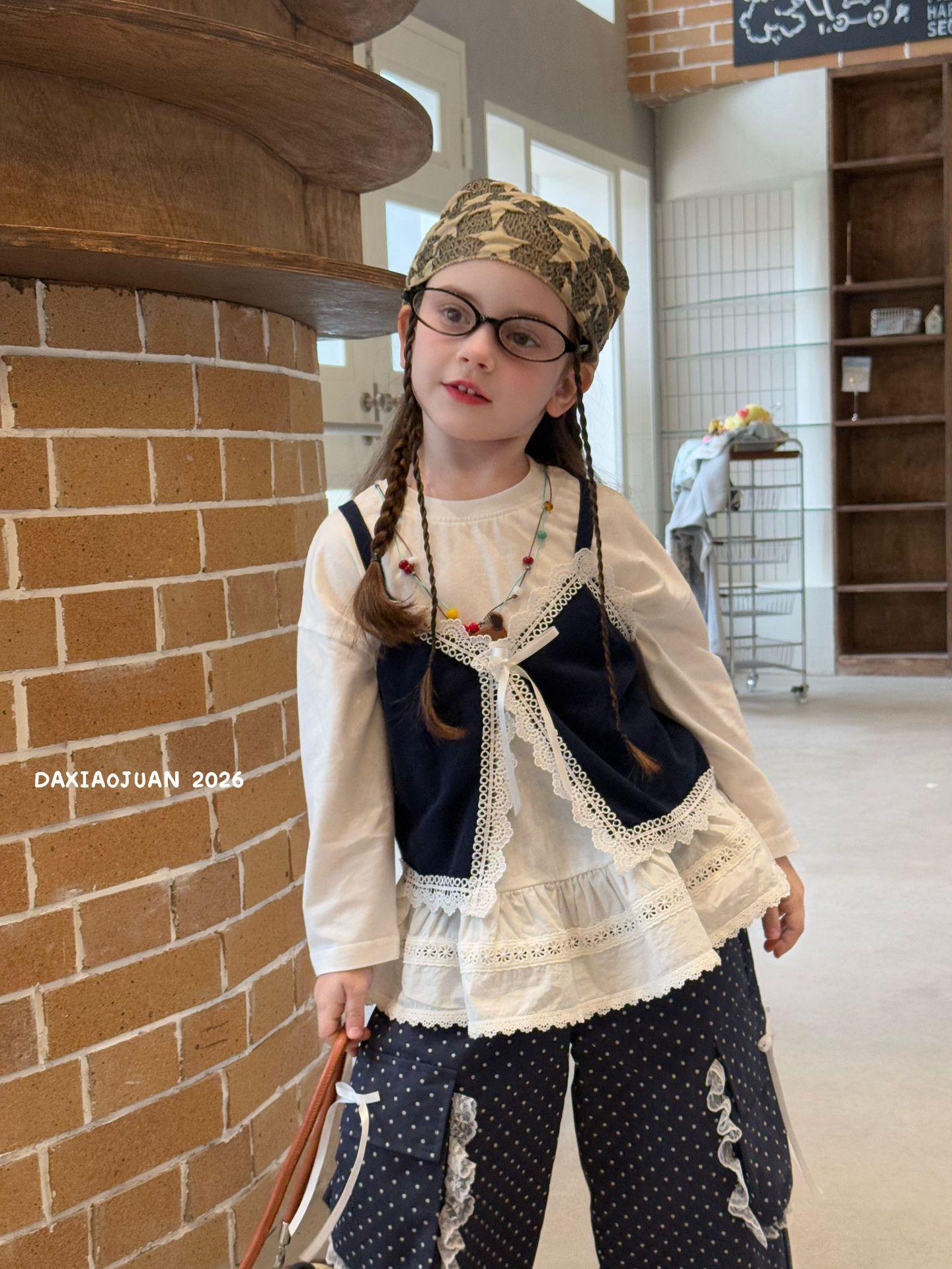 Large & Small Size Girls  Sweet Lace Patchwork Camisole Top with Ruffled Base Layer - Two-Piece Set 120 cm