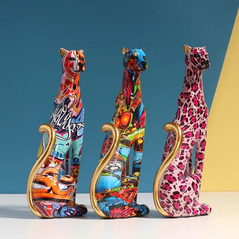 European Graffiti Leopard Statue Living Room Animal Resin Sculpture Home Office Decoration Gift