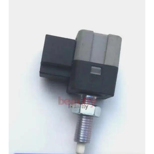 Brake light switch for Che SAIC ROEWE 350 550 750 W5 MG3 5 6 7 Engine Auto car motor parts