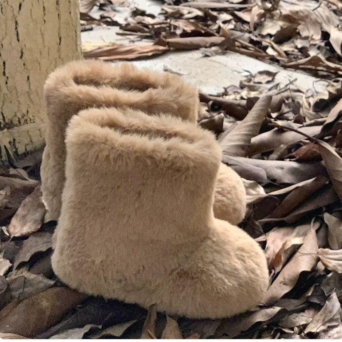Fluffy varme plysjstøvler Baby jenter Luksus tykke pels støvletter Småbarn Barn Vintermote Rund tå Slip-on utendørs bomullssko