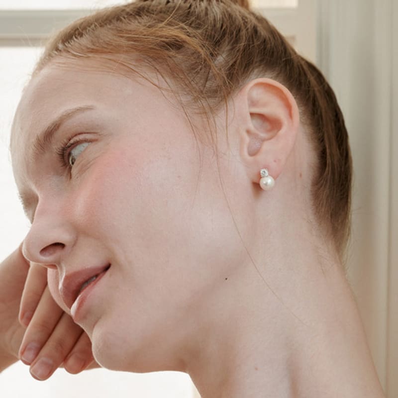 FINDELISE Crystal Pearl Mini Earrings