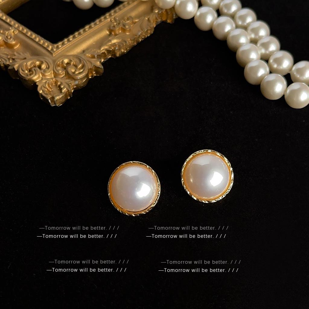Mid-Century Vintage Stud Earrings: Trendy Literary Style in Light Luxury Fashion