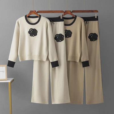 Μοντέρνο Σετ Πλεκτό Τοπ με Κέντημα & Παντελόνι Ευρείας Γραμμής για Γυναίκες - Μόδα Άνοιξη/Φθινόπωρο