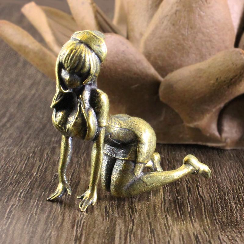 Brass Cupronickel Beauty Action Figures Creative Statuette Figure Kneeling Posture Modeling Desktop Mini Ornament Accessories