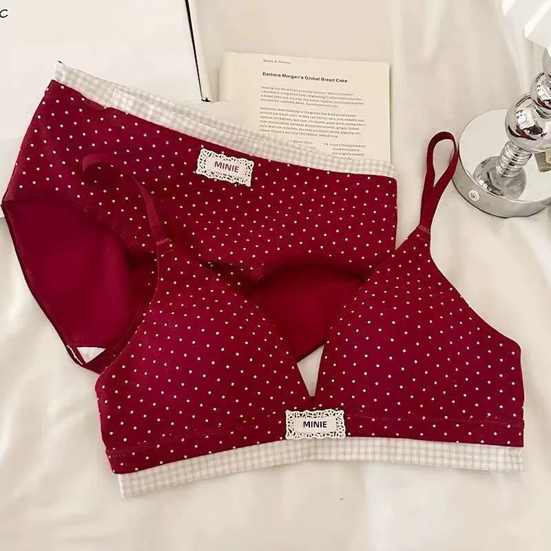 Plaid splicing polka dot thin triangular cup without steel ring to gather small breasts, double breasts, anti-sagging bra set