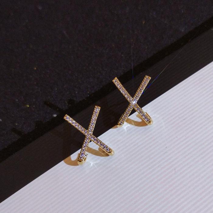 Frische Diamantbesetzte Buchstabe X Stecker-Ohrringe Trendige Einfache Temperamentvolle High-End-Ohrringe Leichte Luxus-Ohrringe