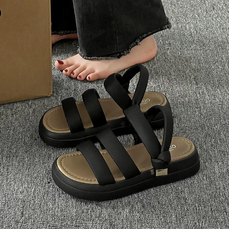 

Женские летние новые универсальные сандалии на платформе, не утомляющие ноги, модные римские пляжные шлепанцы для двух способов ношения, с мягкой подошвой 40 чёрный