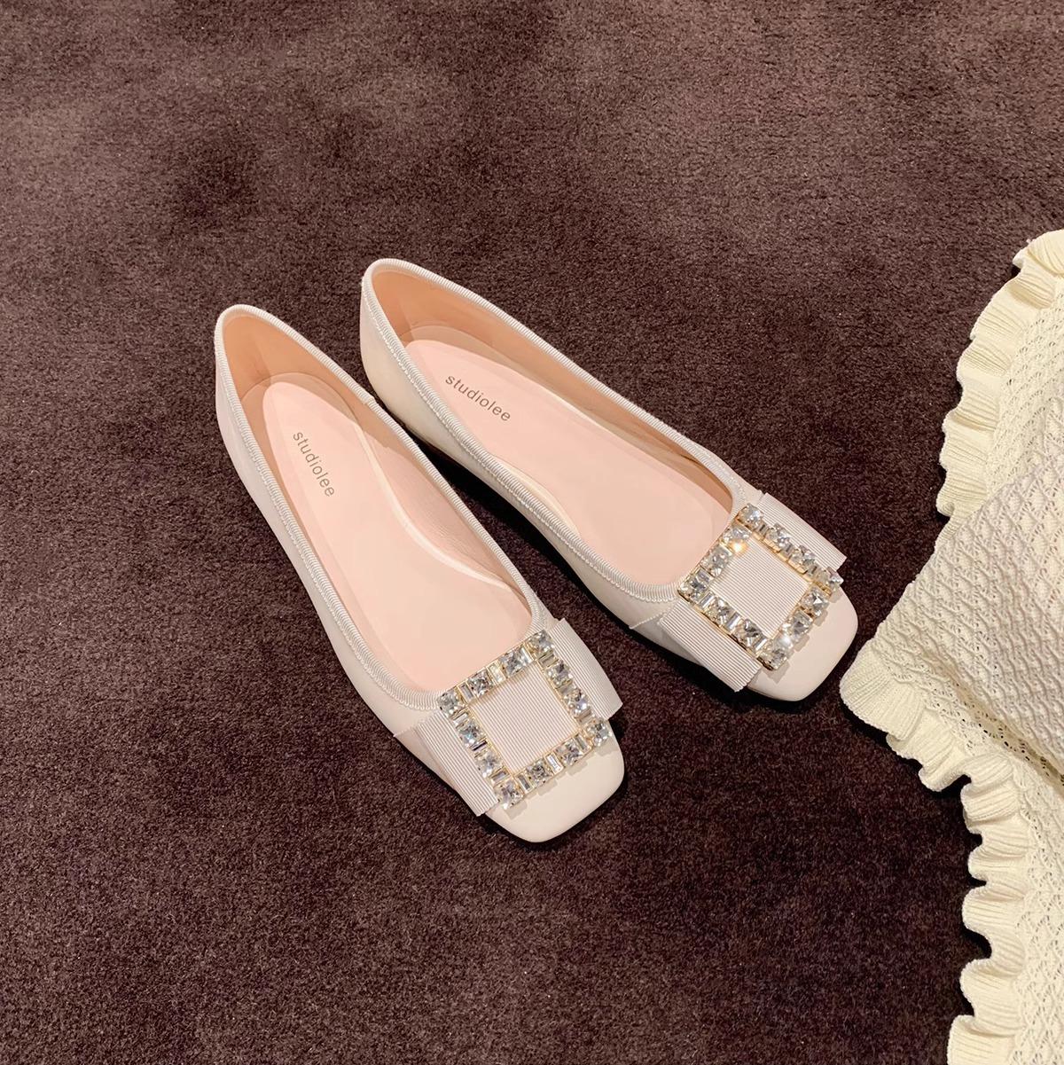 

classic French rhinestone square buckle versatile lambskin flat-bottomed women s commuting ol single shoes. 34 абрикосовий