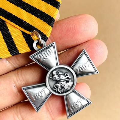 1pc Médaille de Service Insigne Croix Emblème avec Ruban Rayé Jaune et Noir Construction Métallique