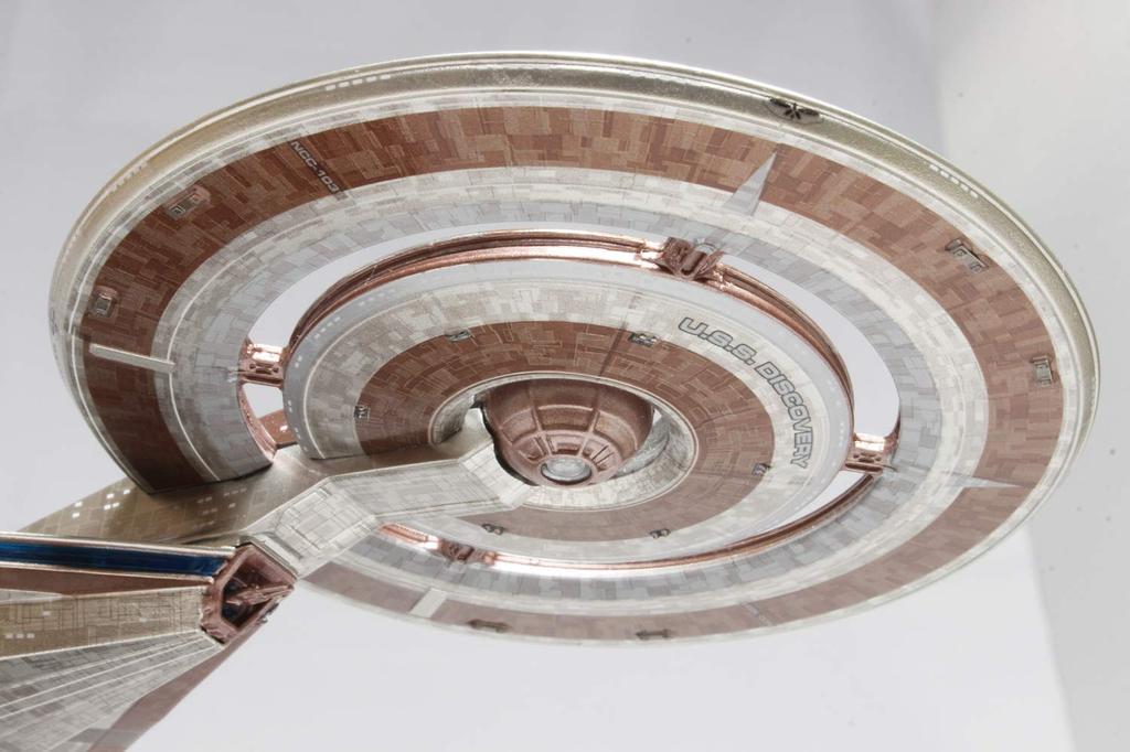 Platts Polar Lights Star Discovery Discovery Scale Plastic Model POL961 Trek NCC-1031 U.S.S. 1/2500 (Spaceship)