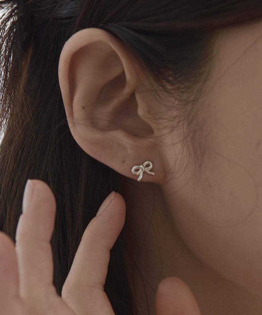 Lovetrix Silver 925 Mini Ribbon Earring