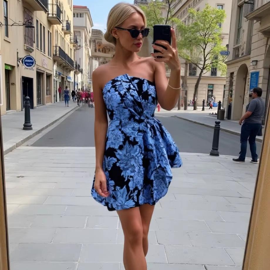 

2025 Spring/Summer Women s Slim Fit Jacquard Pleated Strapless Dress Small