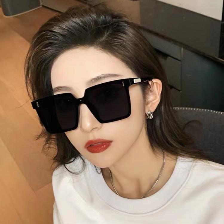 Unisex Trendy Large Frame Anti-UV Sunglasses - Popular Douyin Style