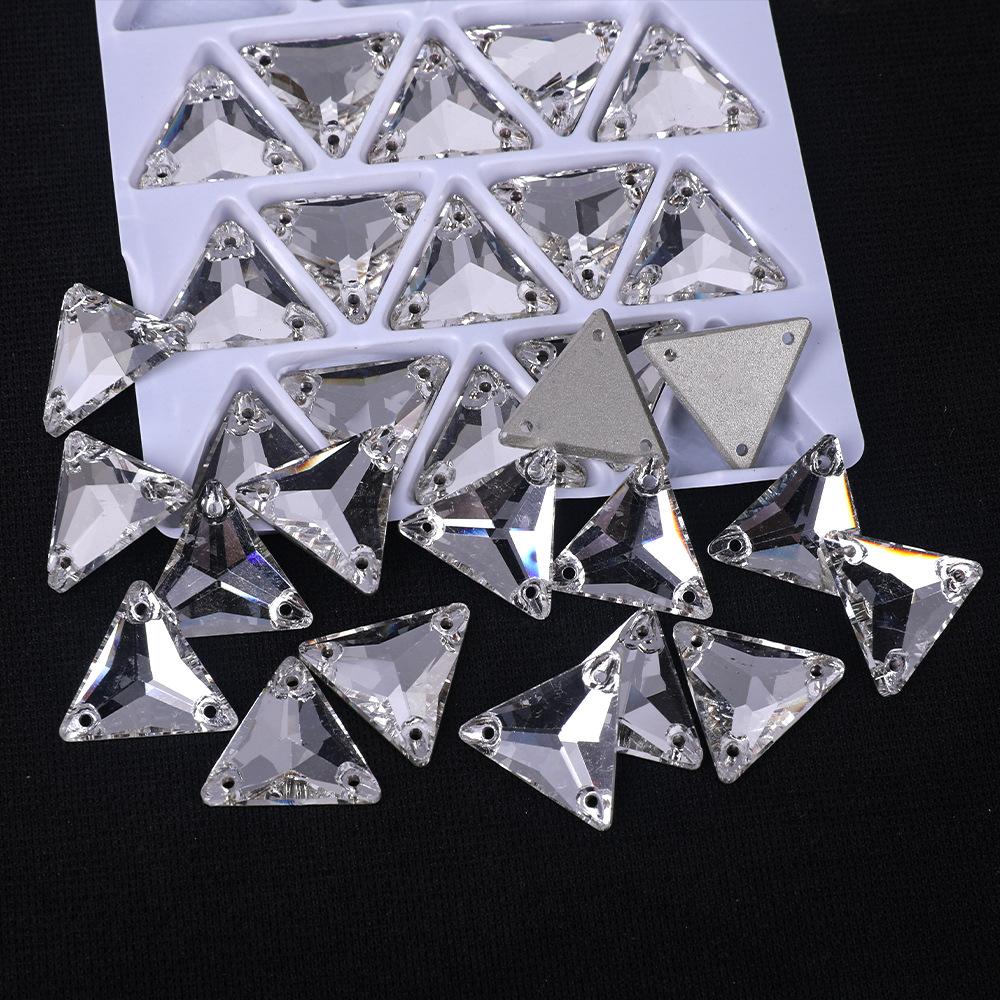 

K9 Weichen Треугольная фаска с двумя отверстиями для ручного шва стекла, белая абс цветная одежда со сверлом DIY Кристалл дрель 12 * 12Mm 28pcs/bag