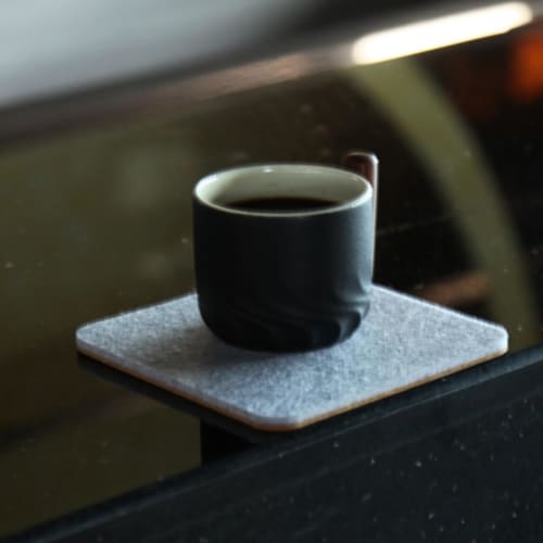Absorbent Felt Coasters & Dining Mats - Durable Multi-Use Cup Mats, 10*10*0.5cm, 4 Pieces (Black, Round)