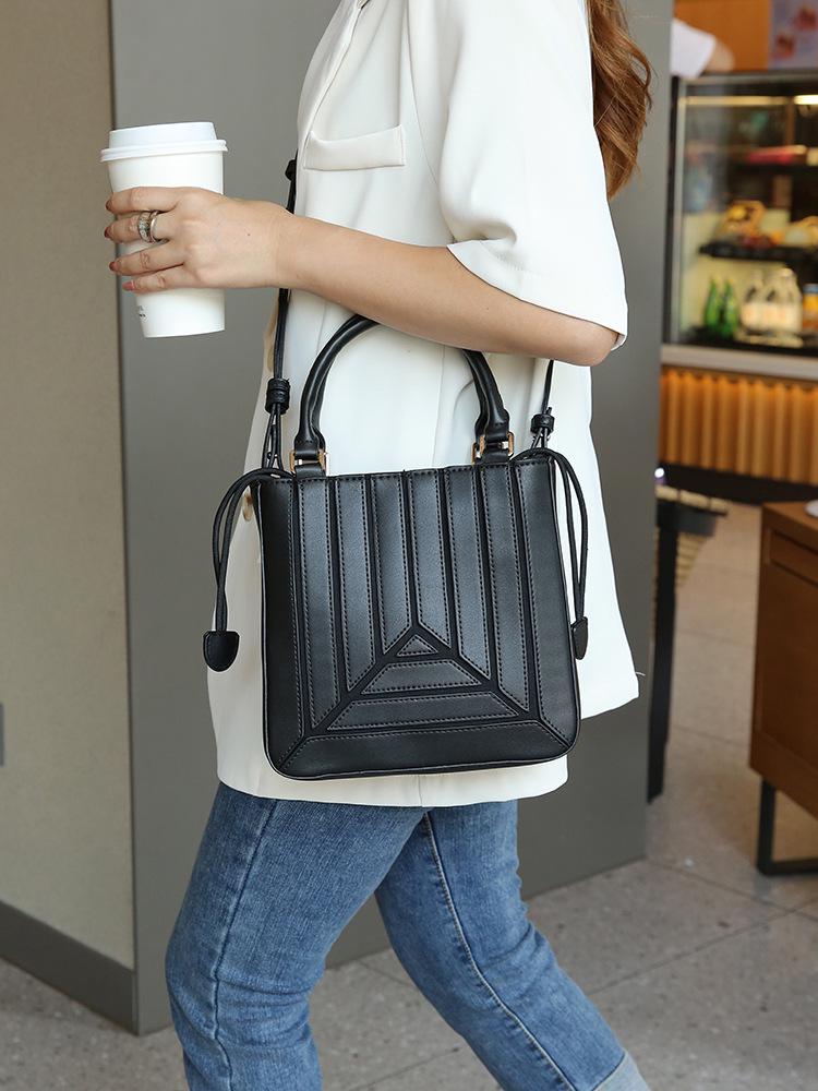 2025 Trendy Contrast Stitching Shoulder & Messenger Bag - Stylish Pleated Handbag for Women