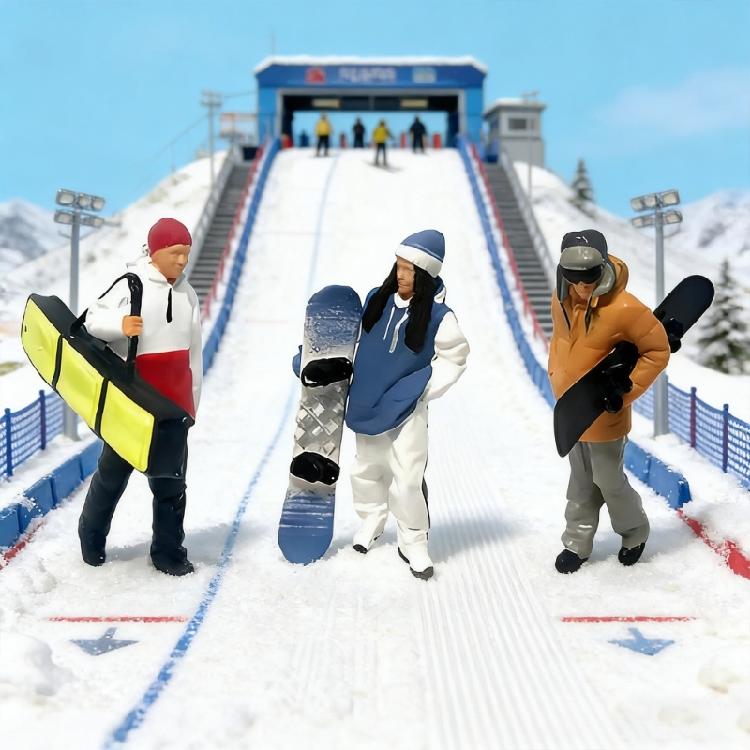 Realistic Skiing People Figure Model 1:64 Scale Hand Painted Miniature Figures for Dioramas Props,Photography Collector