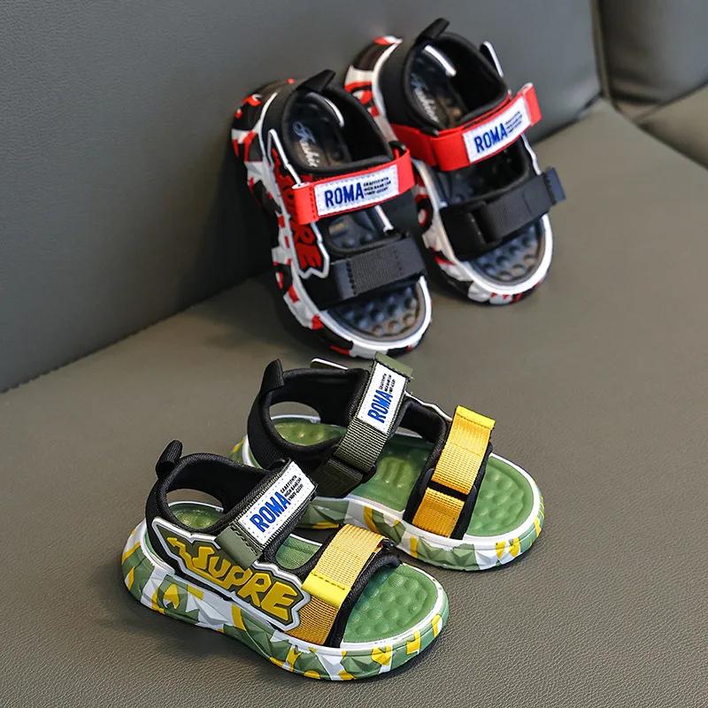 Sandali Estivi Nuovi 2024 per Bambini Ragazzi alla Moda Coreani Casual Antiscivolo Suola Morbida Studente Ragazzo Sandali da Spiaggia Scarpe per Bambini