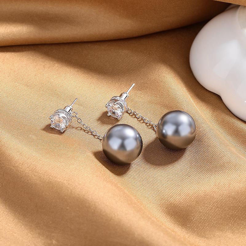 Náušnice s třásněmi z francouzských perel: Dámské luxusní náušnice s korunkou