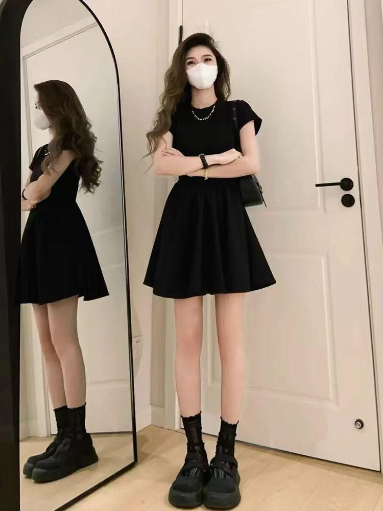 Black Elegant Women's Summer 2026 French Hepburn Style Petite Slimming Short Dress