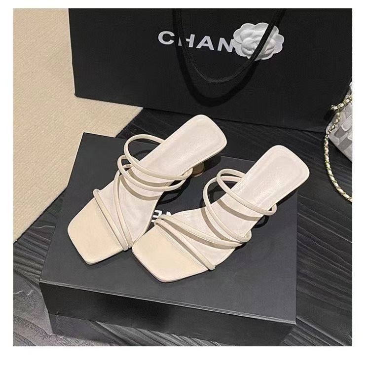 Fashion versatile one-word strap sandals medium heel French women's shoes thin heel square head cool slippers women's new summer 2025