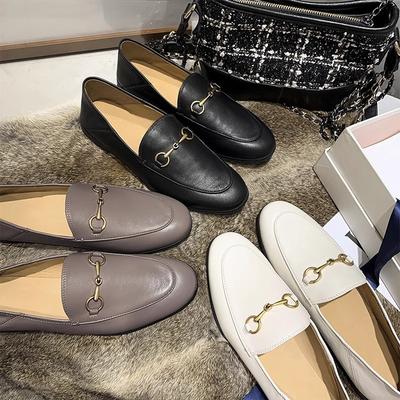 Välfärdsbetalning~ Brittisk stil sammetsloafers dam hästspänne läder små läderskor mångsidiga retro platta skor dam
