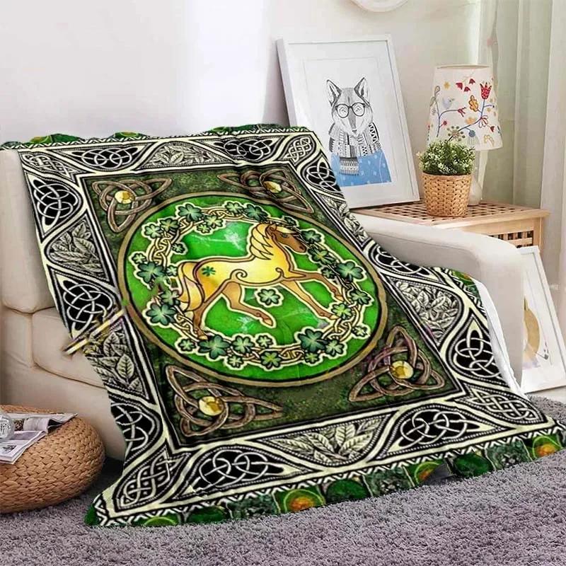 Eule keltisch-wikingerfarbene Decke Lebensbaum wiccanische Flanelldecke weiche warme Decke Sofa Bett Stuhl Dekoration für Familie Camping Geschenke