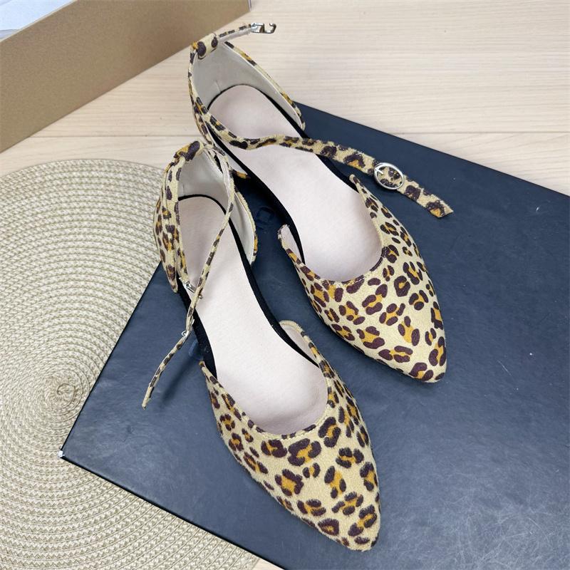 Fashion Flat Shoes for Women's Spring and Autumn Plus Size Pointed Sandals Women's 41-43 French Work Shoes Ladies Loafers Women