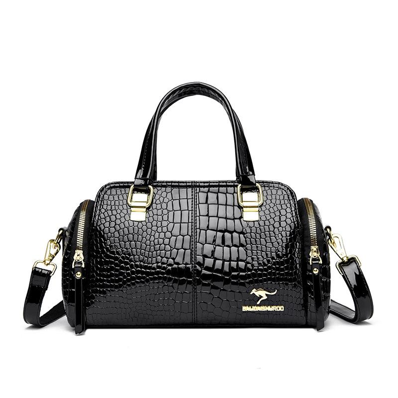 Cross-border women s tote bags, fashion classic handbags, large-capacity retro patent leather shoulder messenger bags чёрный