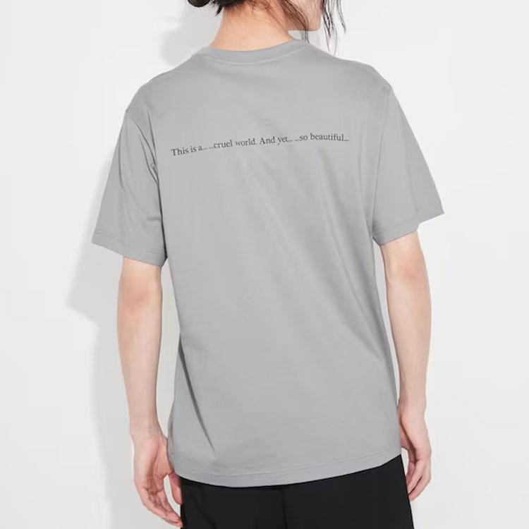 Uniqlo T-shirt a maniche corte con stampa pattern fumetto X Attack on Titan Collaborazione SS23 Top da uomo Grigio 462437-03