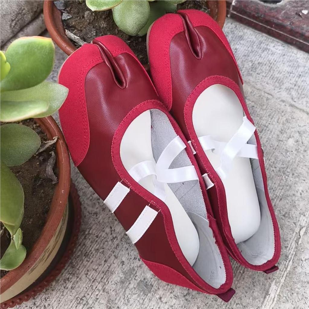 Fashion Cross Strap Tabi Flat Shoes Women Casual Fashion Design Mary Jane Shoes Slip-on Split Toe Ballet Shoes 2025 Summer Elegant New