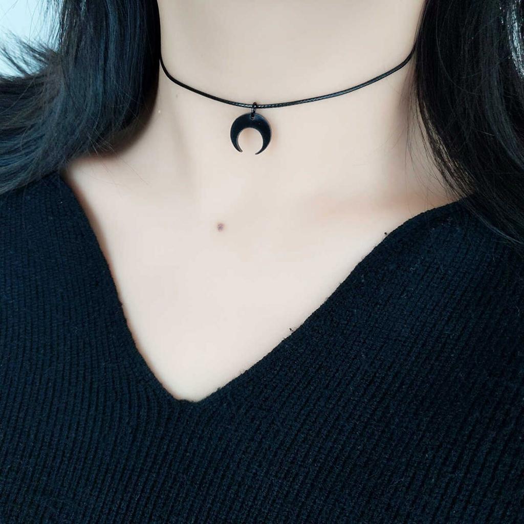 Elegant Black Crescents Moon Necklace Symbolizing Inner Strength And Endless Possibilities for Fashionable Women