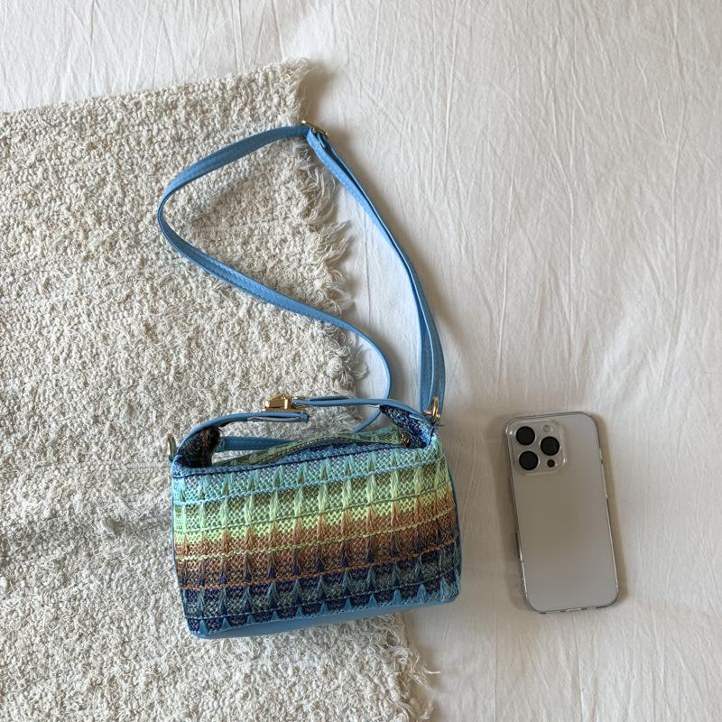 Лето 2025 новая соломенная плетеная маленькая сумка универсальная маленькая квадратная сумка повседневная сумка через плечо сумка-мессенджер женская сумка портативная плетеная сумка