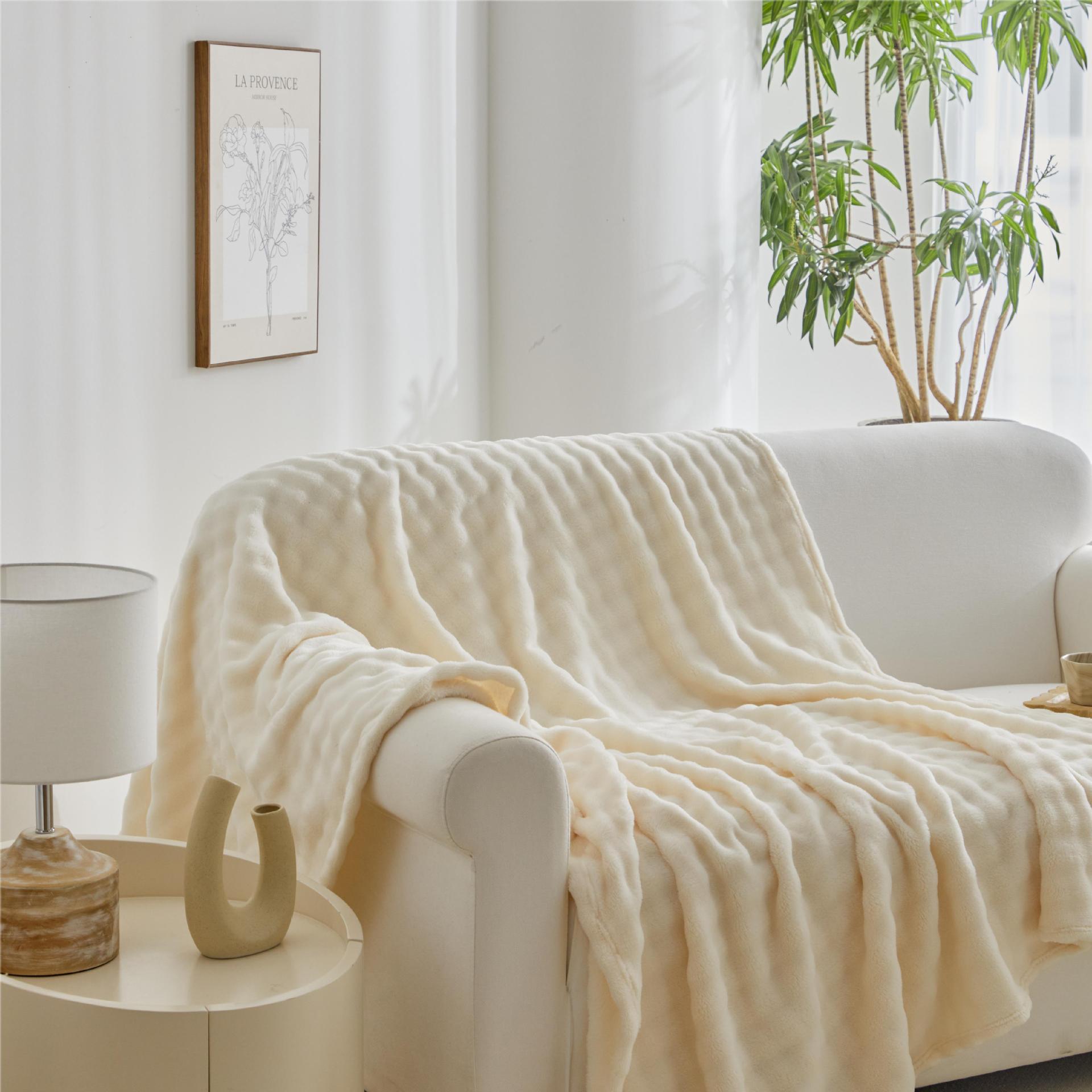 Luxury Bubble Bunny Flannel Sofa & Nap Blanket - Coral Fleece, High Gram Weight, Perfect for Gifting 70x100 cm бежевый