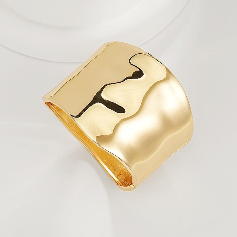 Interlocking Ring Open Bangle - European & American Light Luxury Design for Women