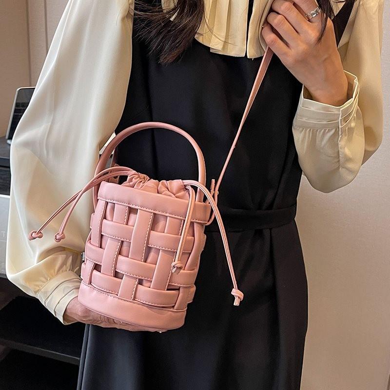 Schicke Eimertasche für Damen Weiche Textur Stilvolles Design Vielseitige Umhängetasche