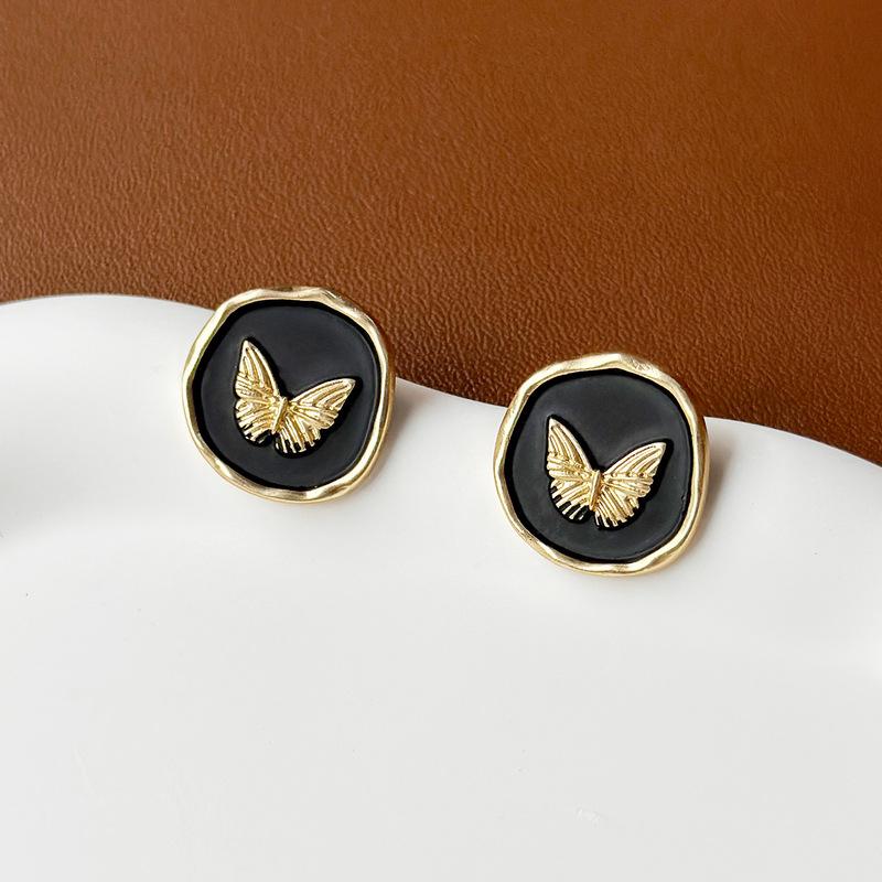 Simple Retro Black Round Butterfly Premium Design Stud Earrings