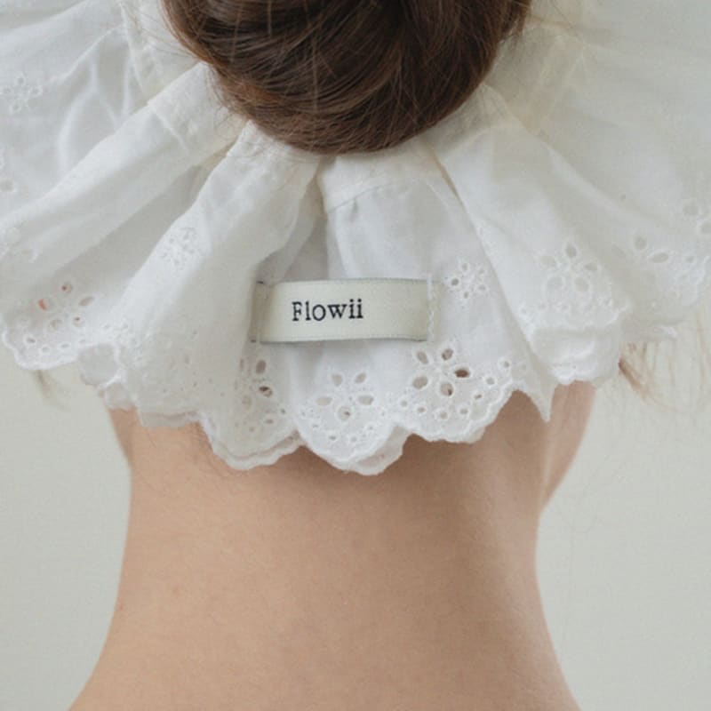 Flowii Signature Scrunchie [ivory]