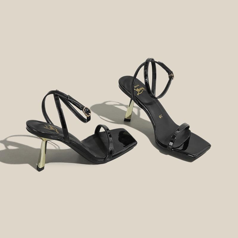 

New summer high heels for women s high-end sense with black square root versatile sandals 40