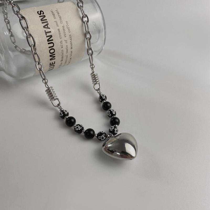 Fashion Sweet Cool Heart Pendant Necklace Choker Neck Chain Elegant Clavicle Chain Handmade Beaded Necklace Y2K Jewelry
