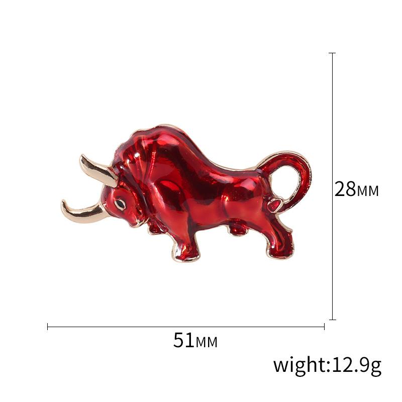 Kreative Stierkampfbrosche aus Emaillelegierung, zwölf Sternzeichen des Ochsen, dominanter Modeanzug mit Zubehör-Kragennadel
