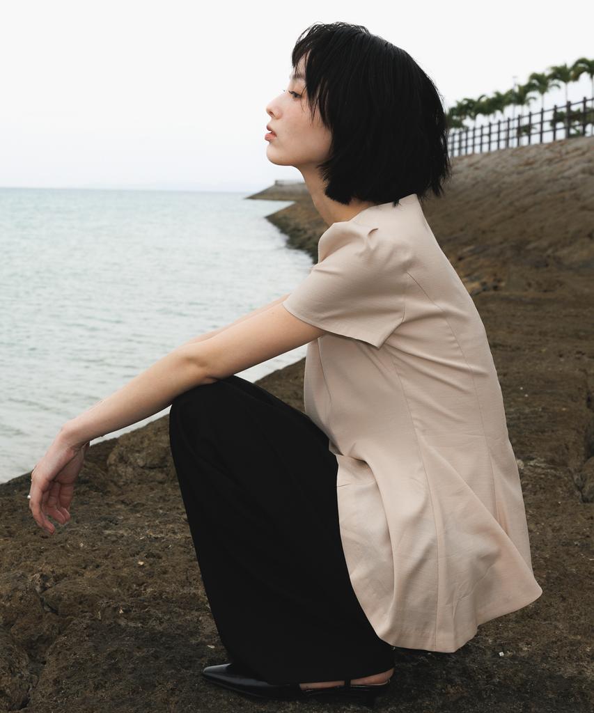 DEHEVE Unbalanced Frill Blouse [Beige]