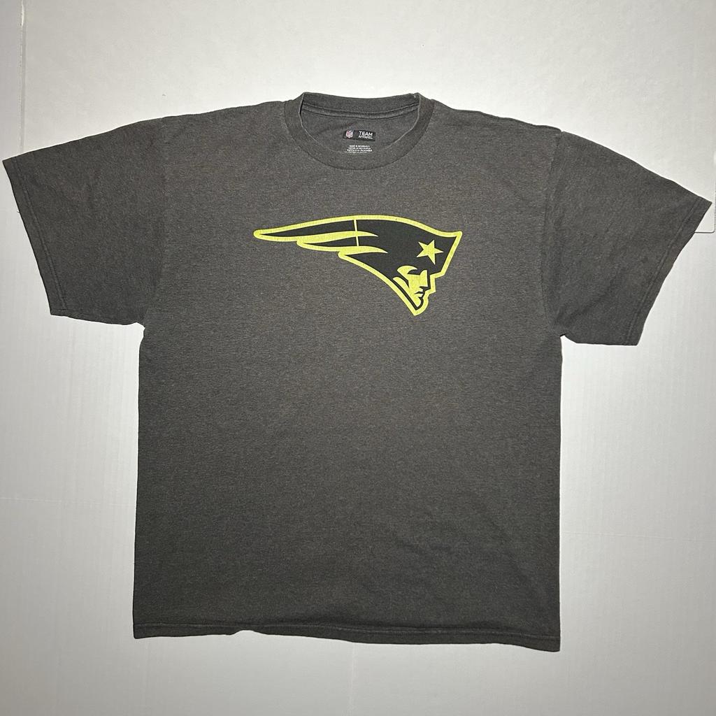 NFL New England Patriots T Shirt Gray XL Team Apparel Football Graphic Tee Unisex T-Shirt
