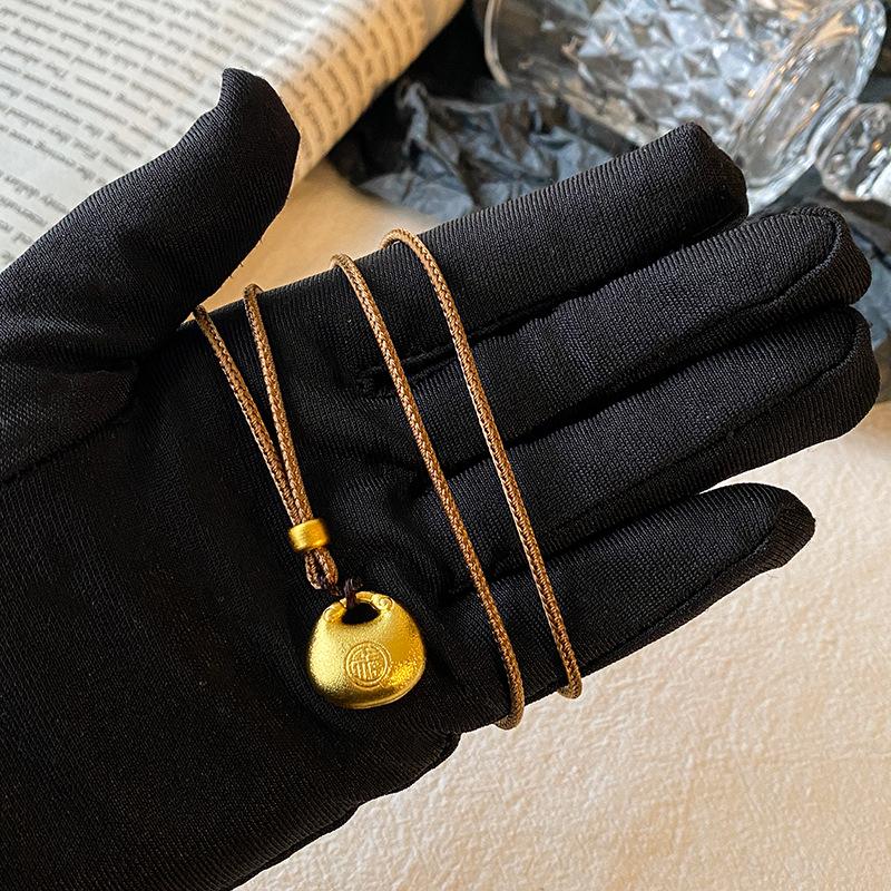 Chinese Style Sand Gold Necklace: Strong Color Retention, Light Luxury, Versatile Sweater Chain, High-End Clavicle Jewelry