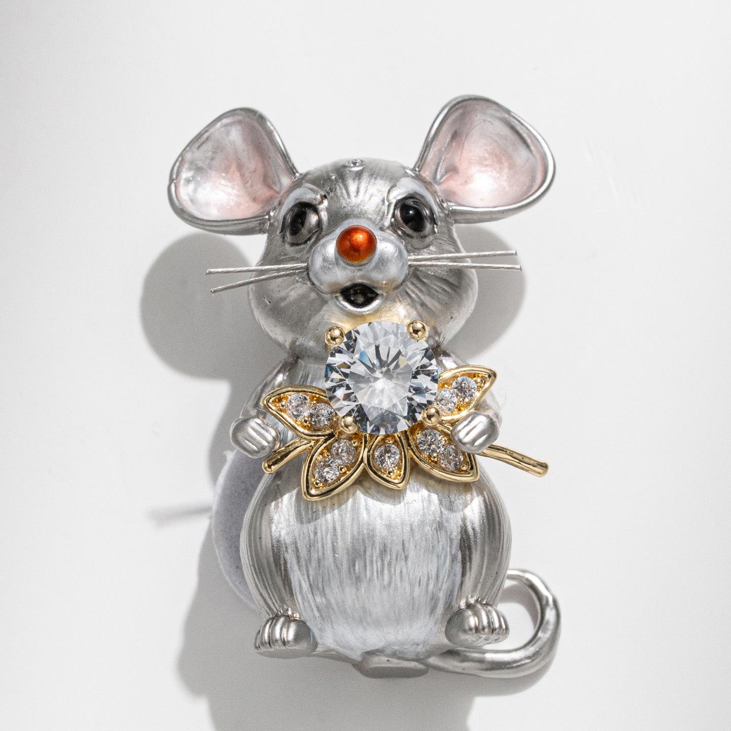 Bo Xin Yun Zodiac Cartoon Mouse Brooch - Unique Birthday Party Gift