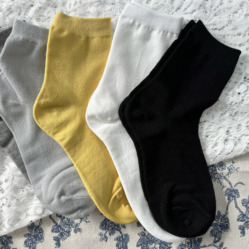 23 Paar haushaltsübliche, schlichte Damen-Kniestrümpfe, Ganzjahressocken