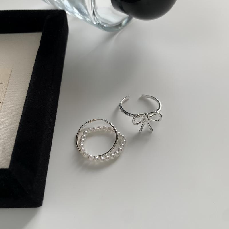 Stylish Metal Bow Open Ring: Cool, Minimalist Design for Women